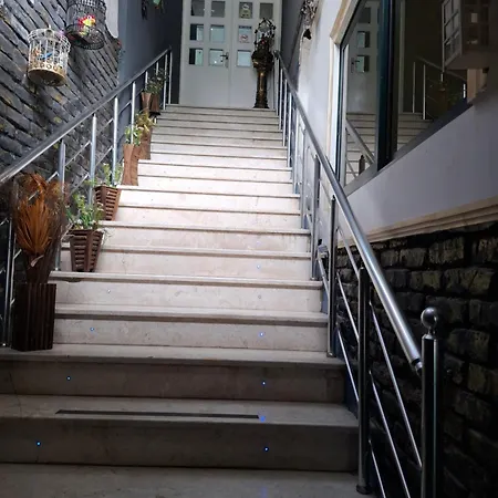 Versace Ξενοδοχείο Polisi i Vogel