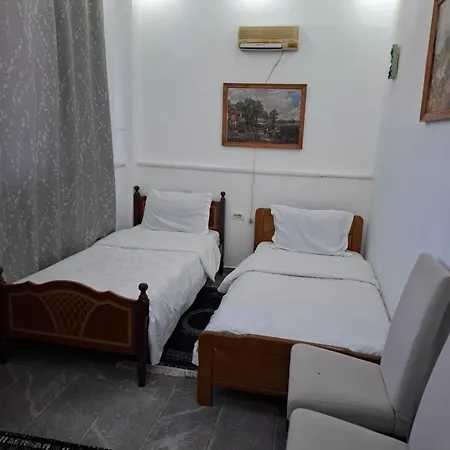 Ξενοδοχείο Versace 3*
